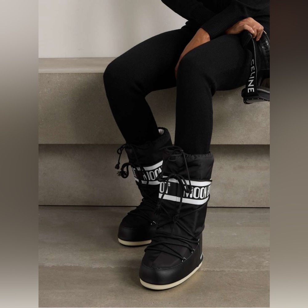 Moon Boot Black Snow Boots - Picture 2 of 13